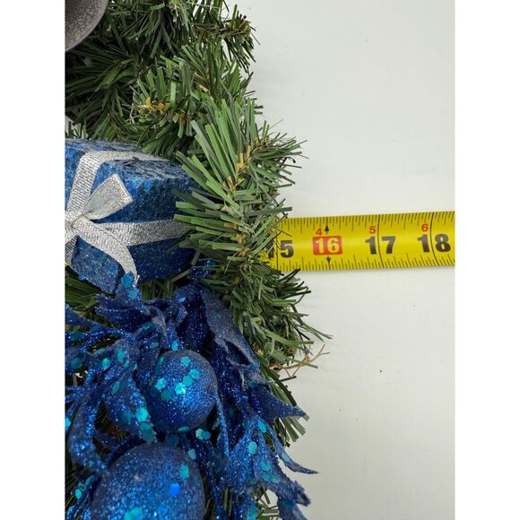 🎄 Christmas wreath, decorated with blue accents and four candle holders. - Picture 5 of 5
